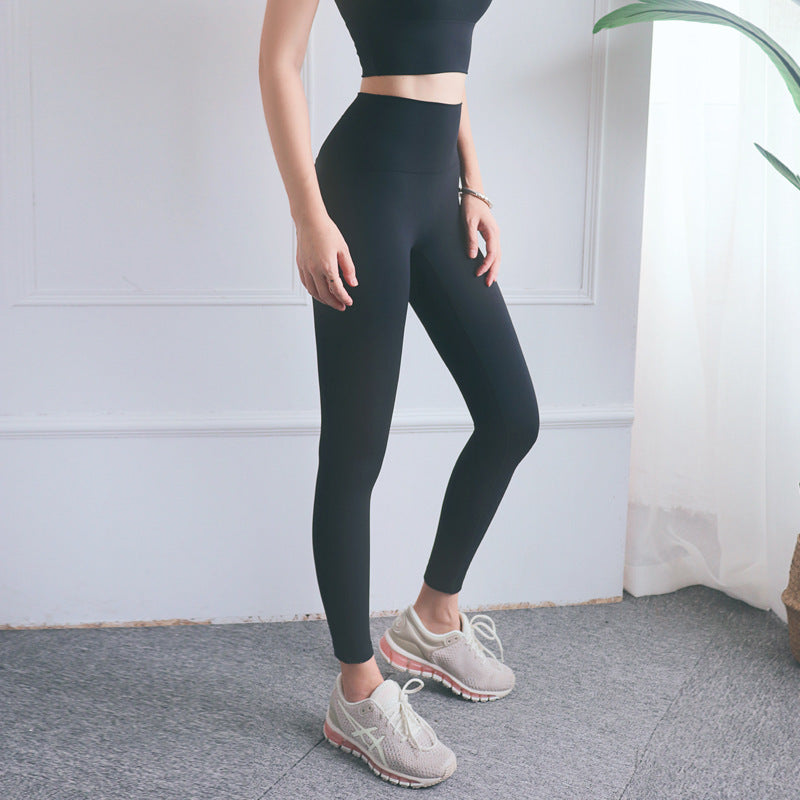 Thin yoga pants without embarrassing thread